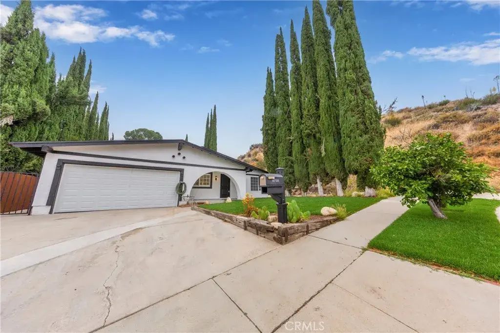 18735 Bookham, Canyon Country