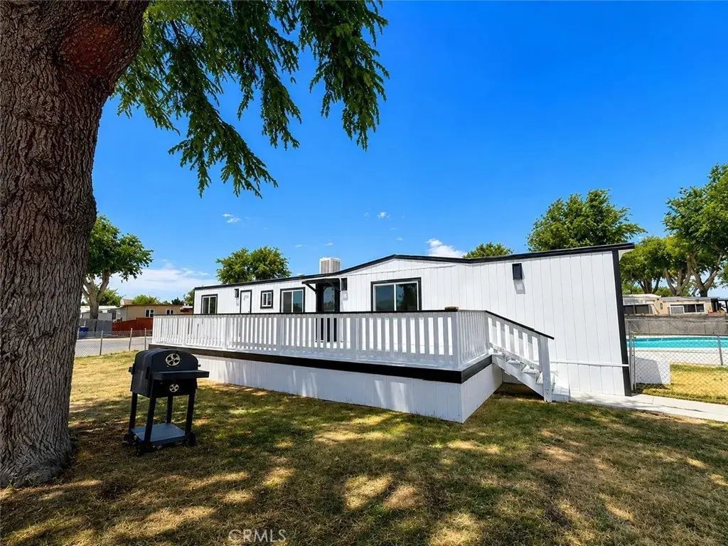 1617 E Avenue I Spc 75, Lancaster