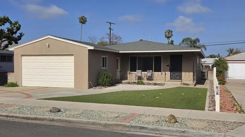 4725 Filipo Street, 