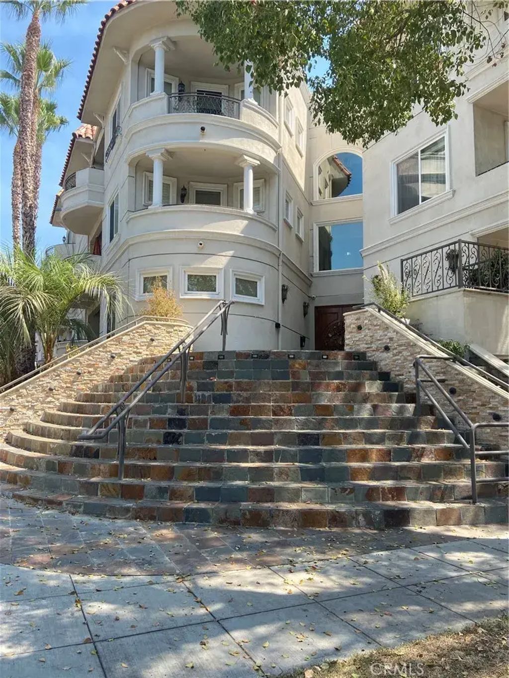 600 E Magnolia Boulevard 202, Burbank