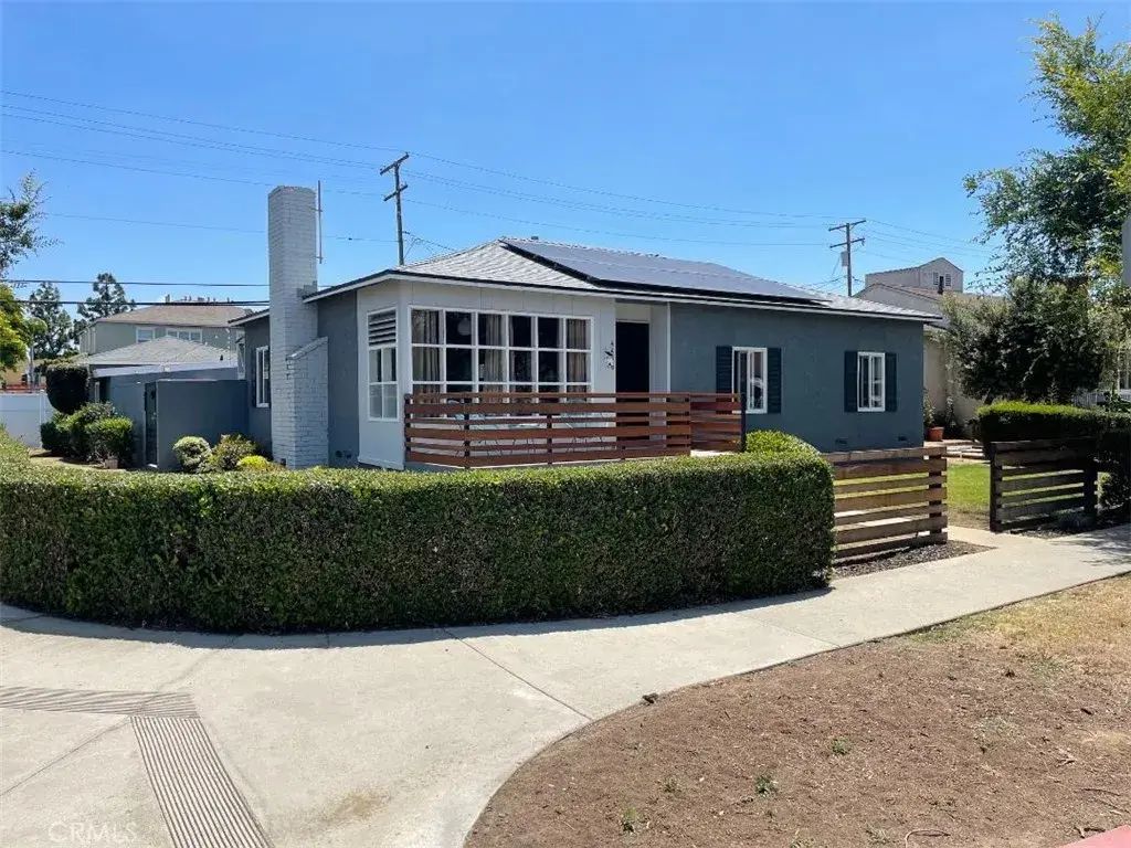 4496 Linden, Long Beach