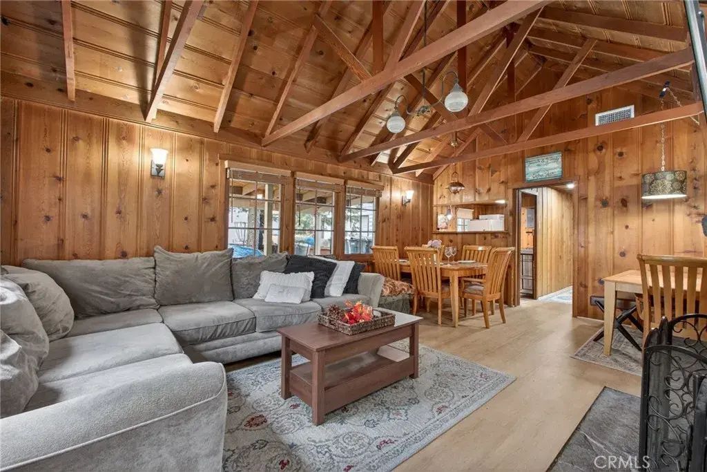 1674 Twin Lakes, Wrightwood