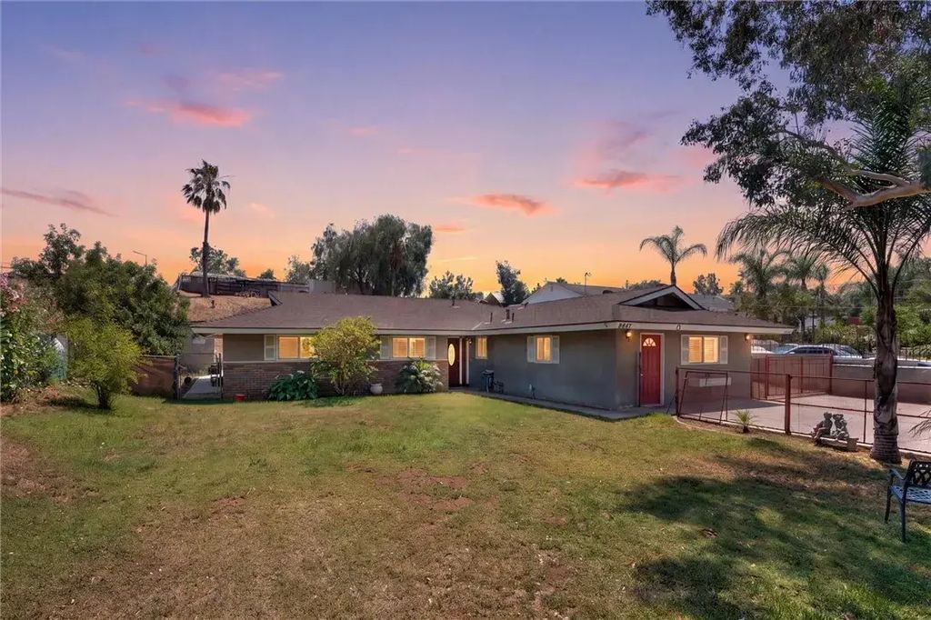 9542 52nd, Jurupa Valley