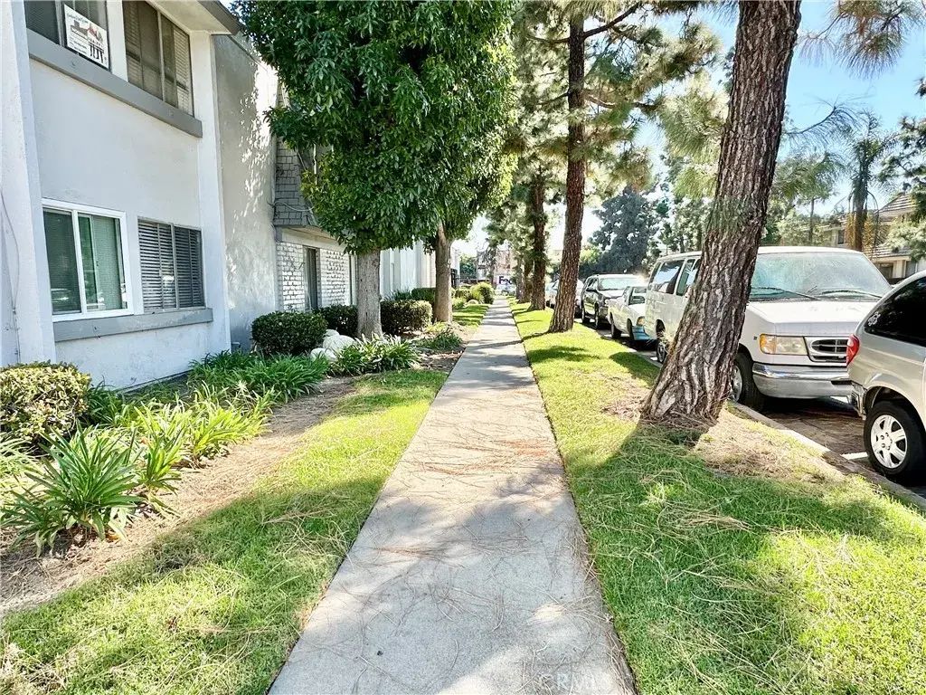 5500 Ackerfield Avenue 502, Long Beach