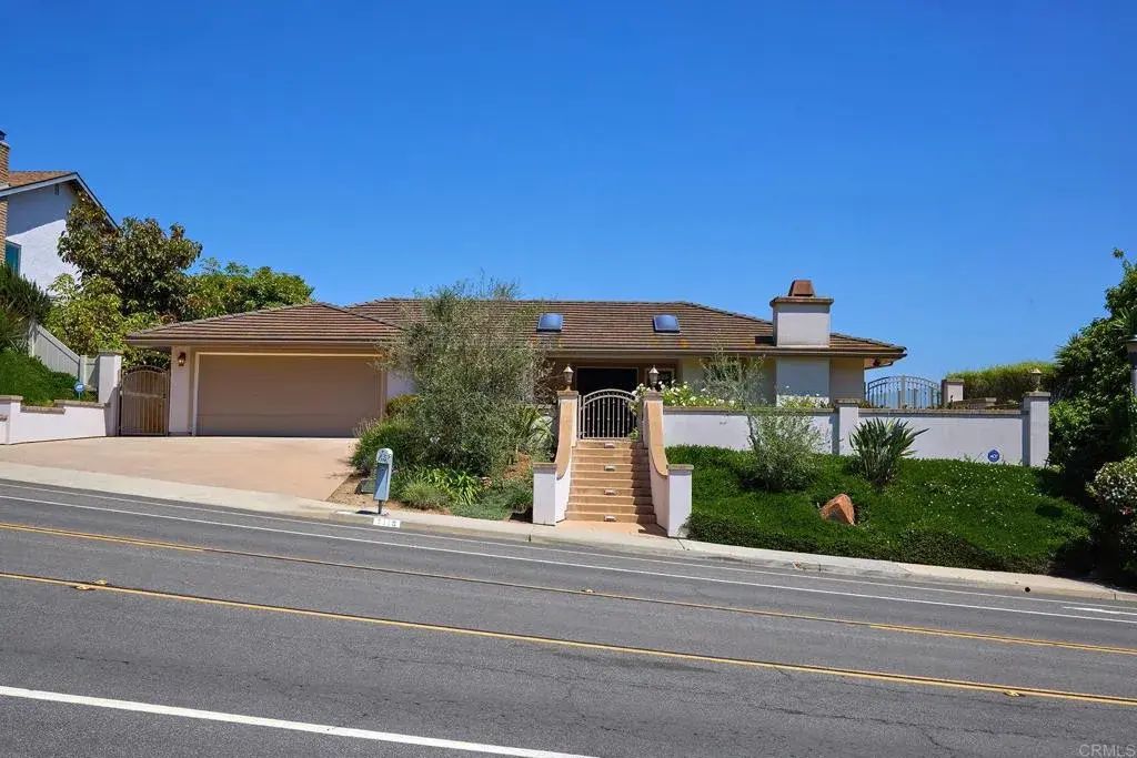 7118 El Fuerte Street, Carlsbad