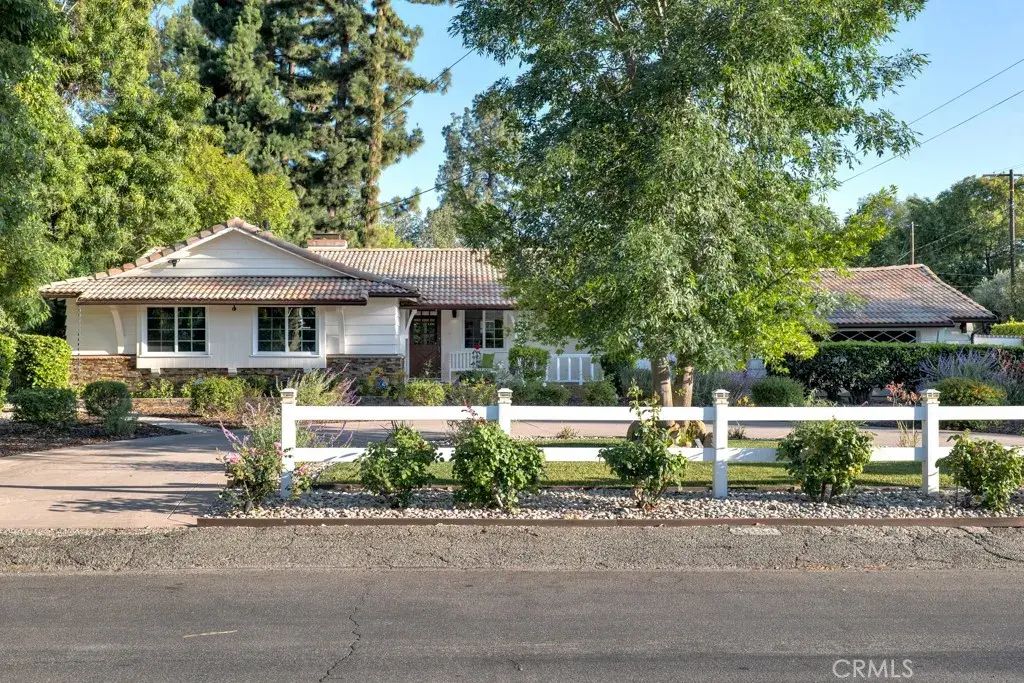 23154 Mariano, Woodland Hills