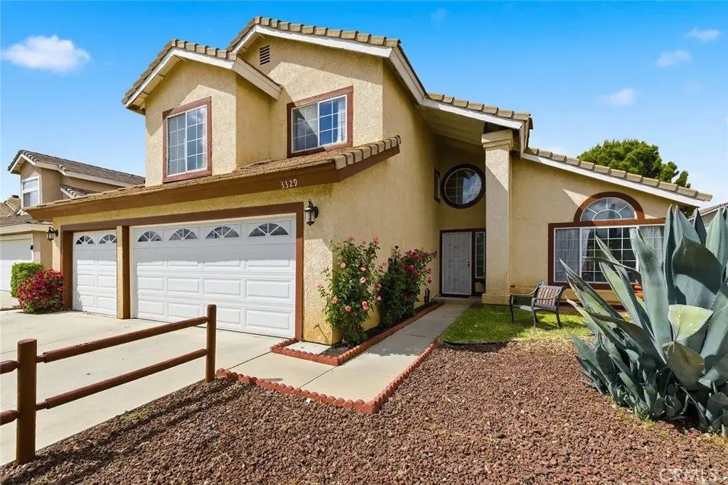 3329 Rollingridge Avenue, Palmdale