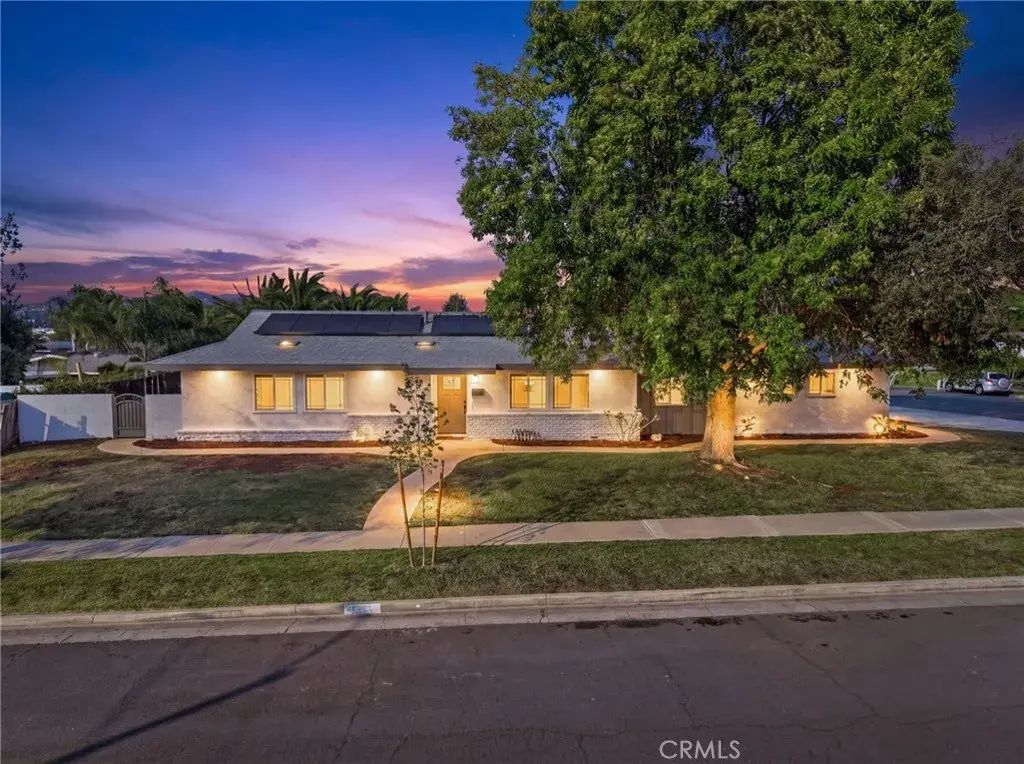 1241 Elm, Corona