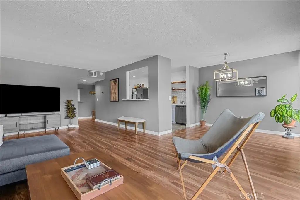 5454 Zelzah Avenue 309, Encino
