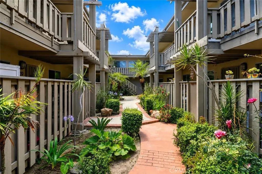 3365 Santa Fe Avenue 21, Long Beach