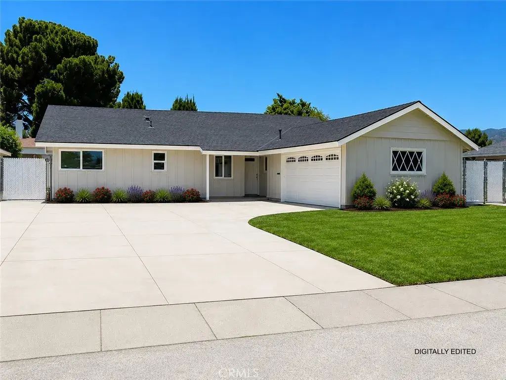 924 Lorna, Corona