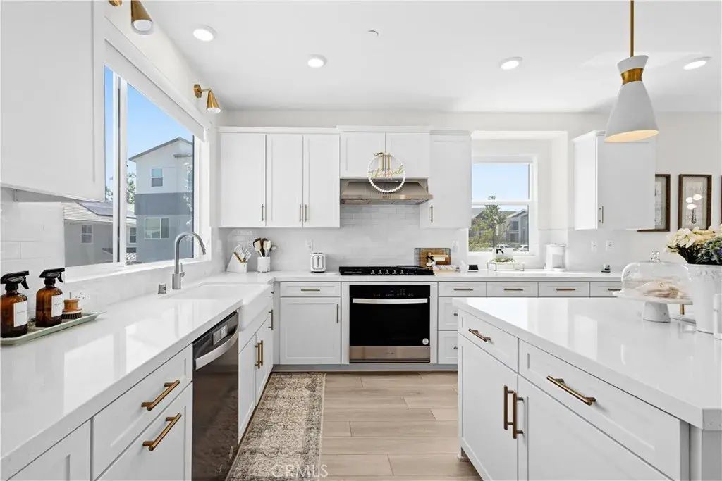 27553 Sanctuary Court, Valencia