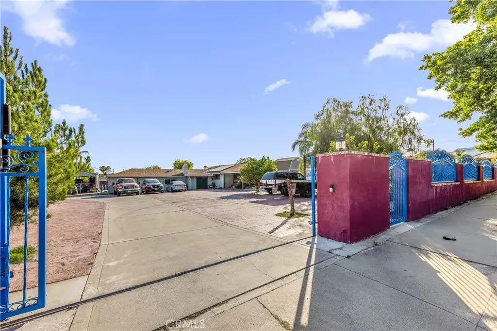 13441 Fenton, Sylmar