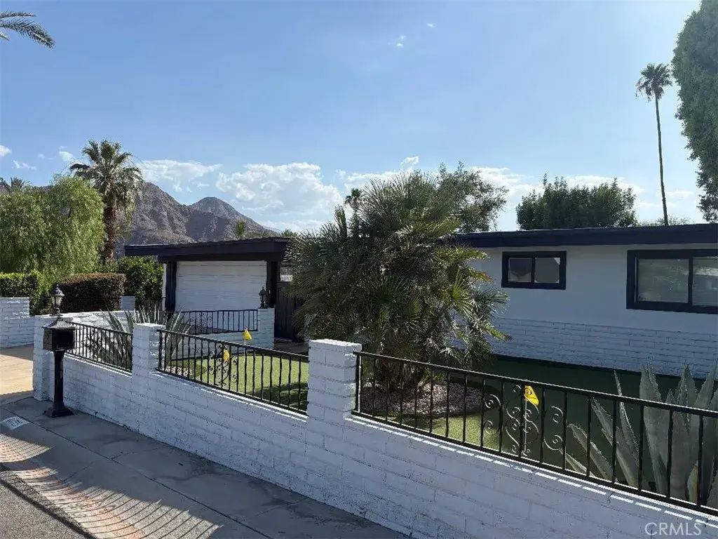 44725 Dakota, Indian Wells