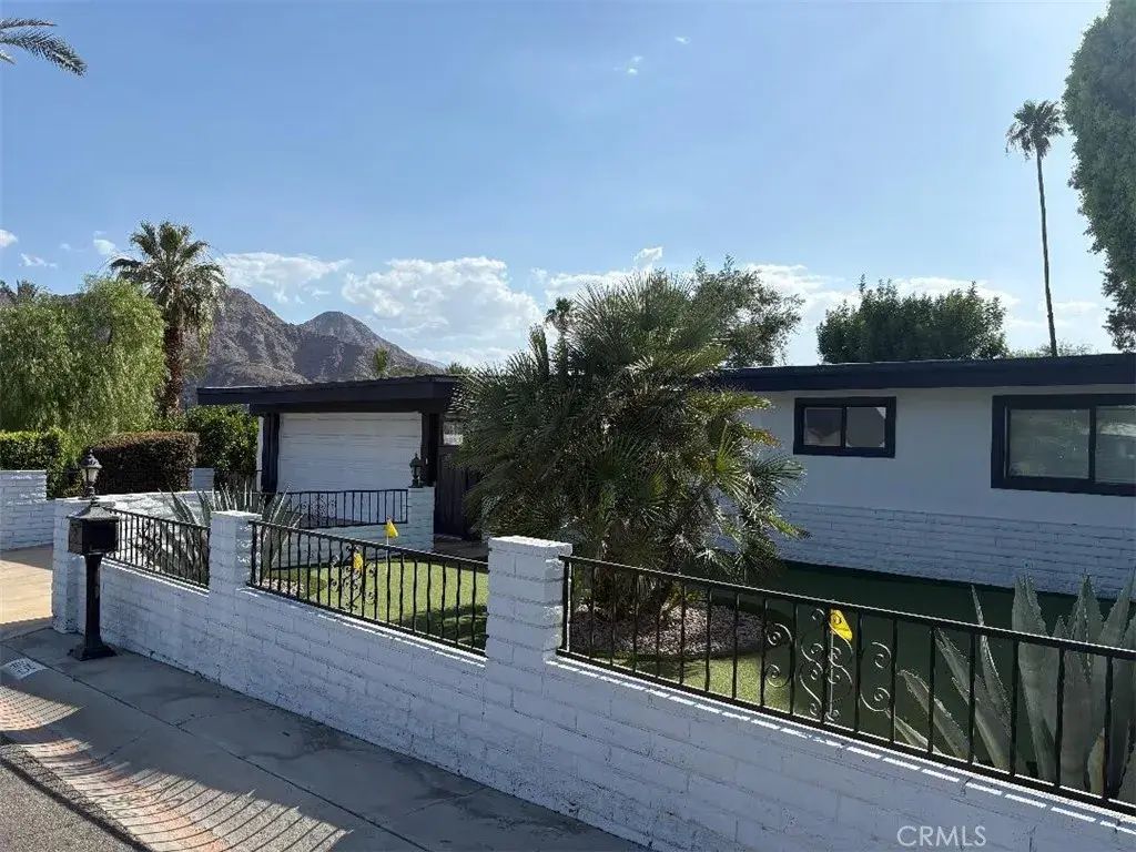 44725 Dakota, Indian Wells