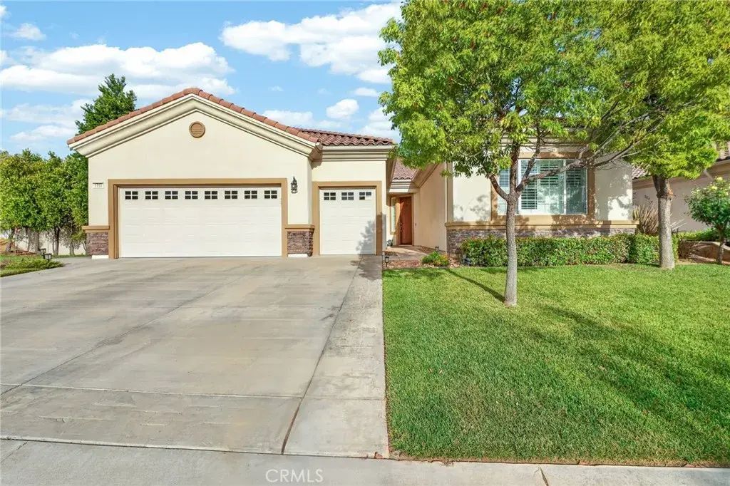 1710 Reyes, Beaumont