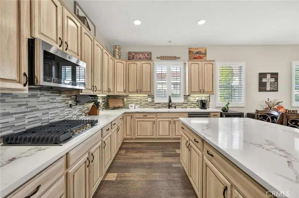 1710 Reyes, Beaumont