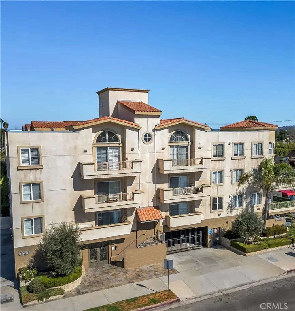 6800 Corbin Avenue 308, Reseda