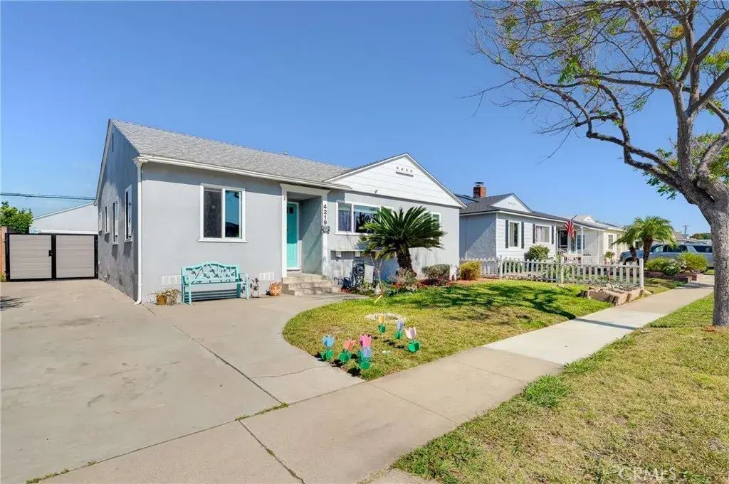 4219 Pixie, Lakewood