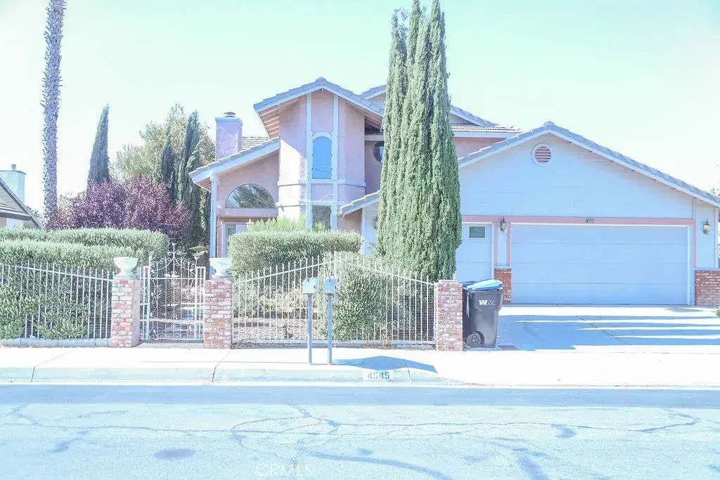 4545 W Avenue L10, Lancaster
