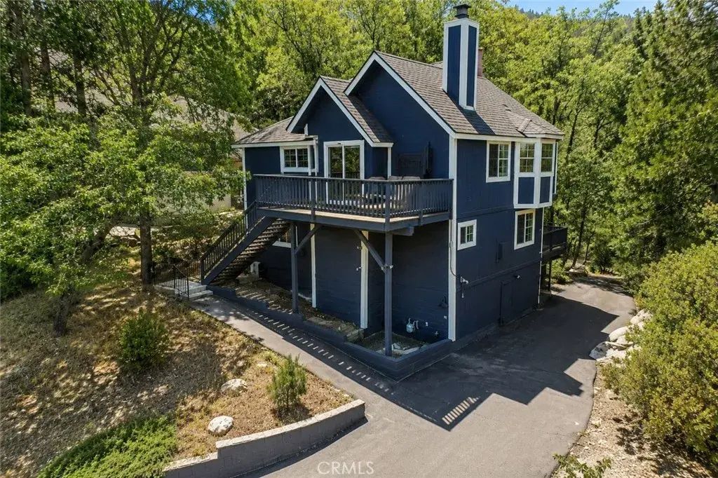 28833 Manitoba Drive, Lake Arrowhead