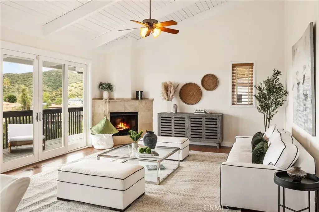 8462 Hillcroft Drive, West Hills