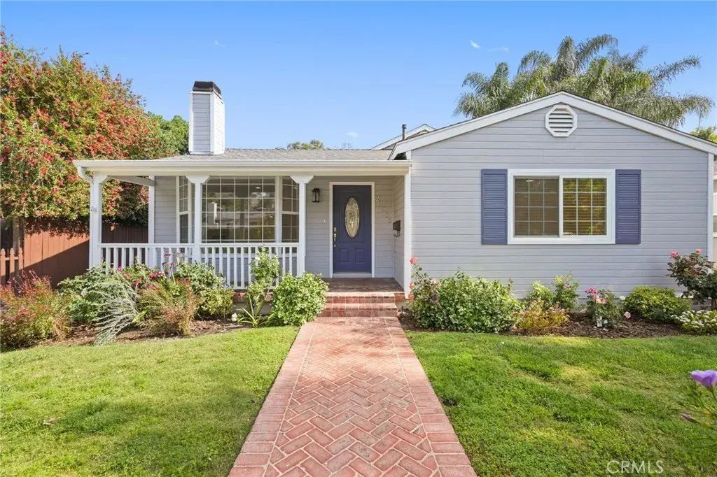 22055 Del Valle Street, Woodland Hills