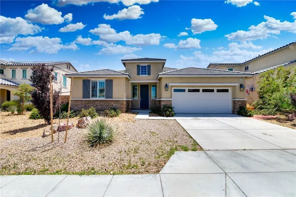11185 Hyatt, Victorville