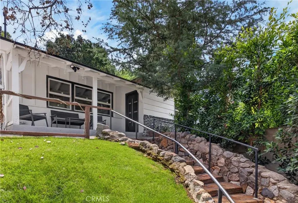 10260 Willow Spring Lane, Sunland