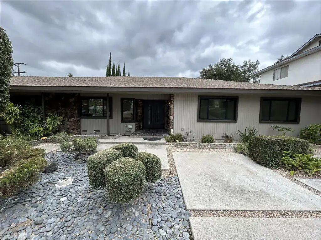 569 N Barranca Avenue, Glendora