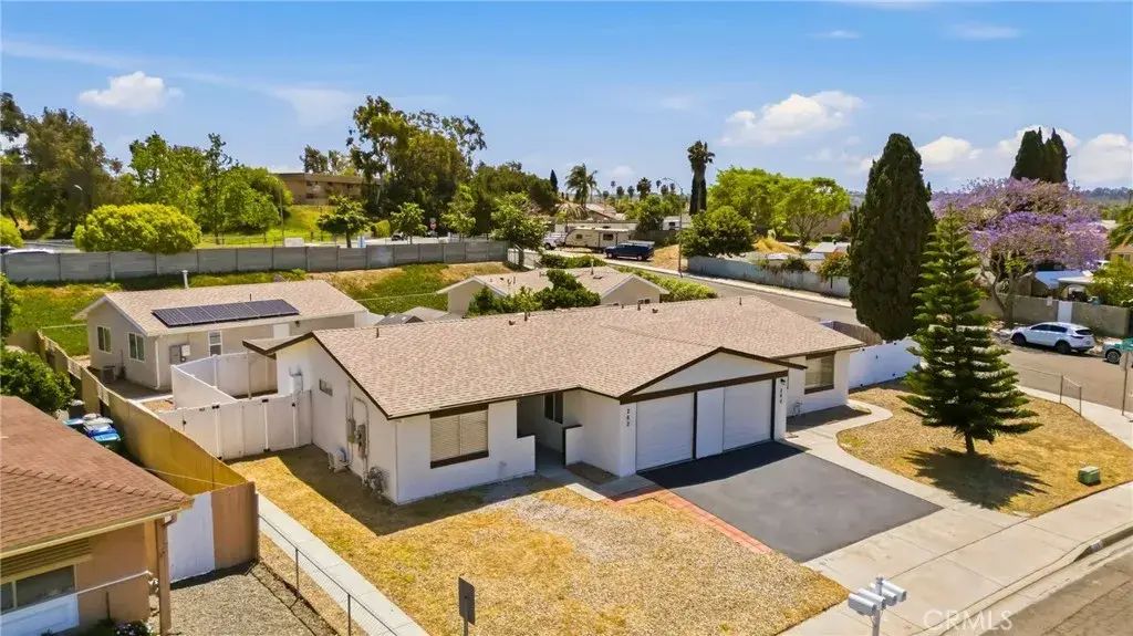 262 Lustrosos Street, Oceanside