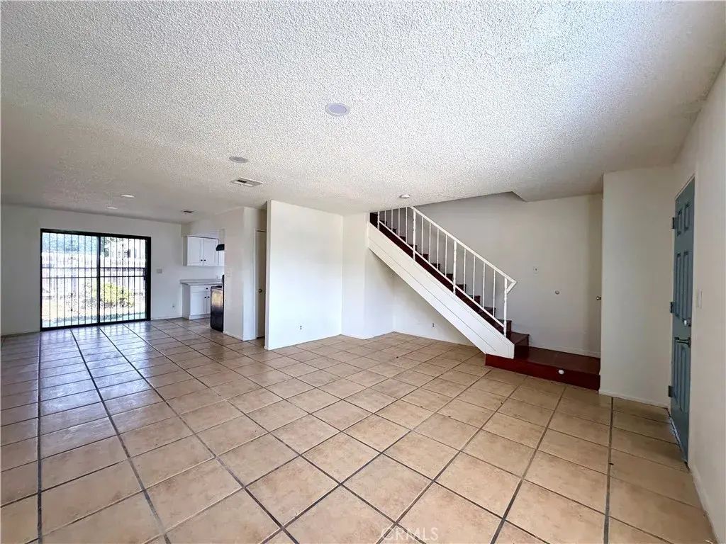 122 S Mayflower Avenue A, Monrovia