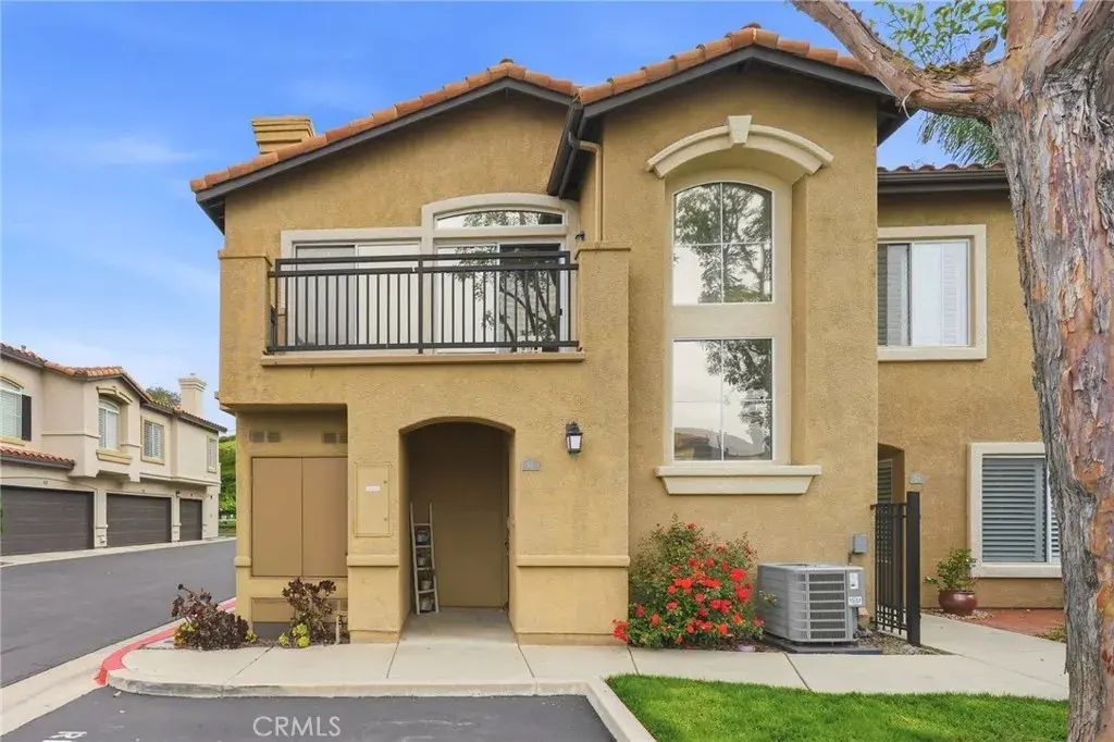 61 Vellisimo, Aliso Viejo
