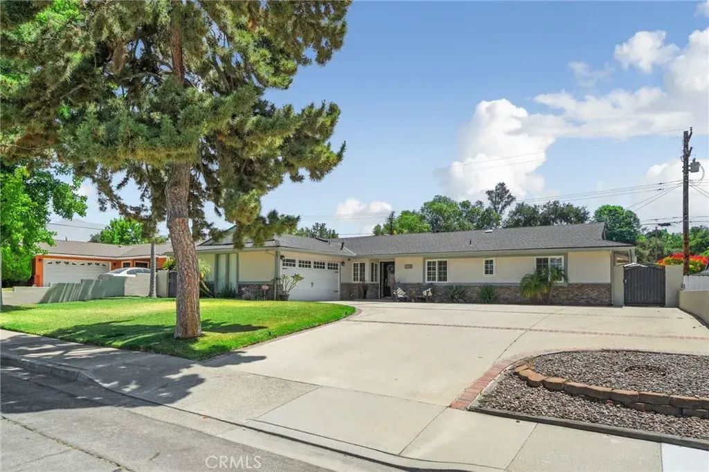518 Converse, Claremont