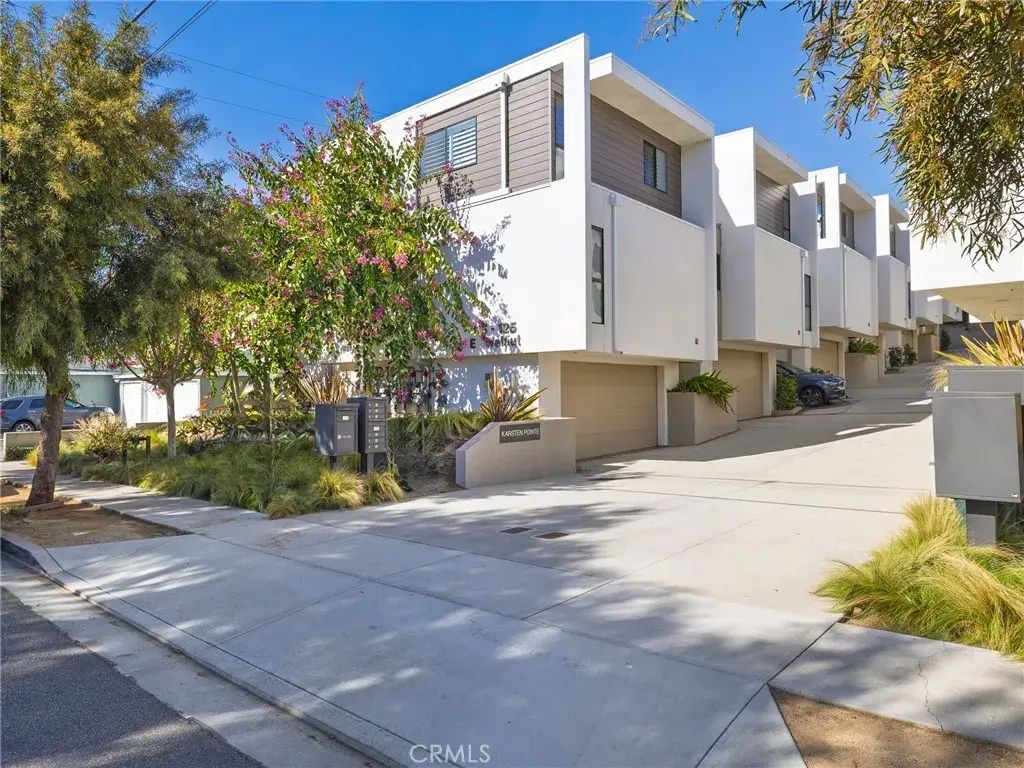 121 E Walnut, El Segundo