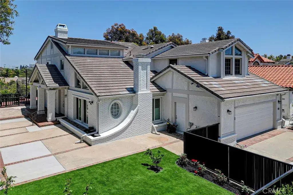 10 Cambridge, Manhattan Beach