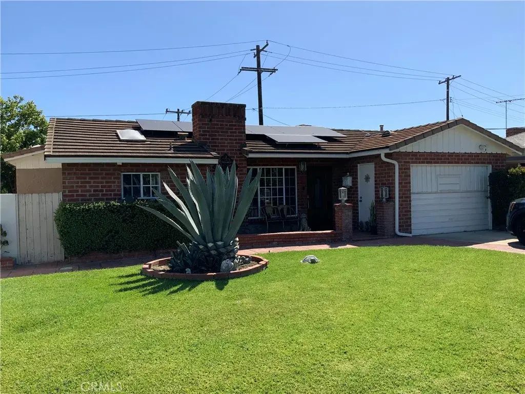 8708 Cherokee, Downey
