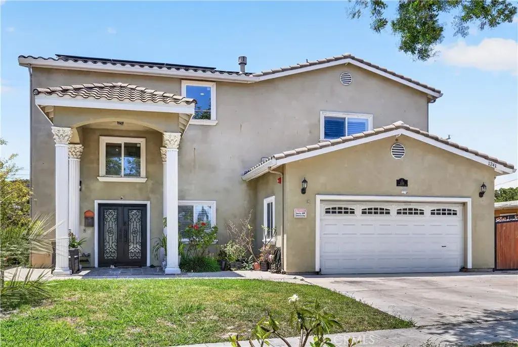 1241 N Studebaker, Long Beach