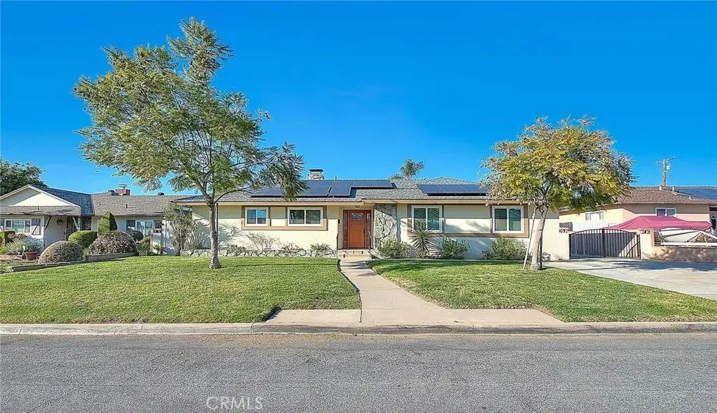 739 E Navilla, Covina