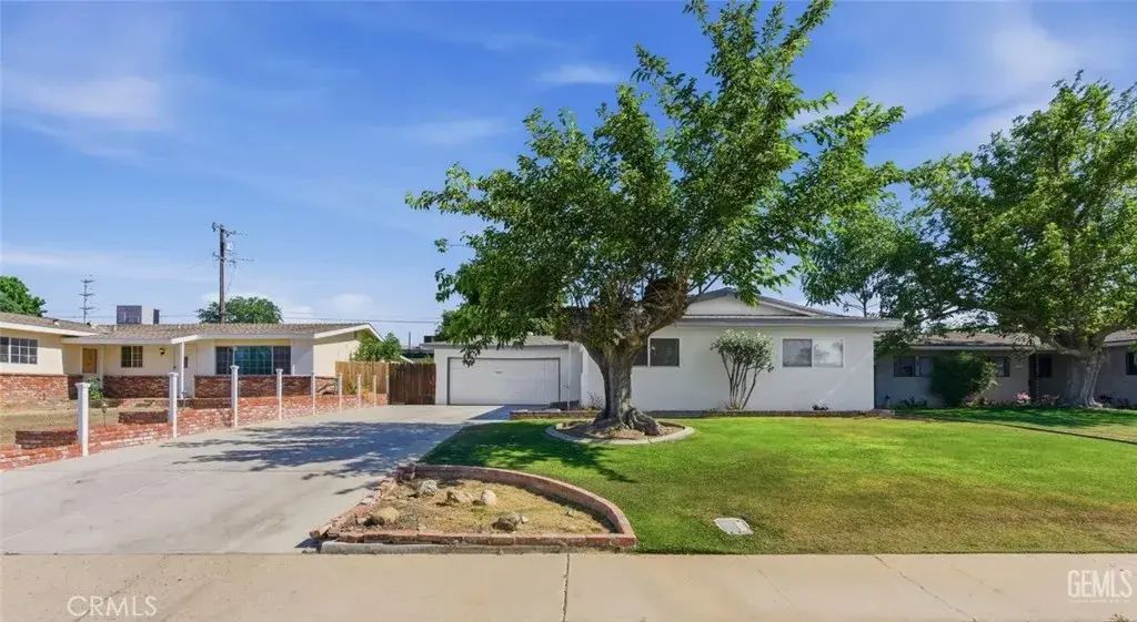 916 Alandale Avenue, Bakersfield