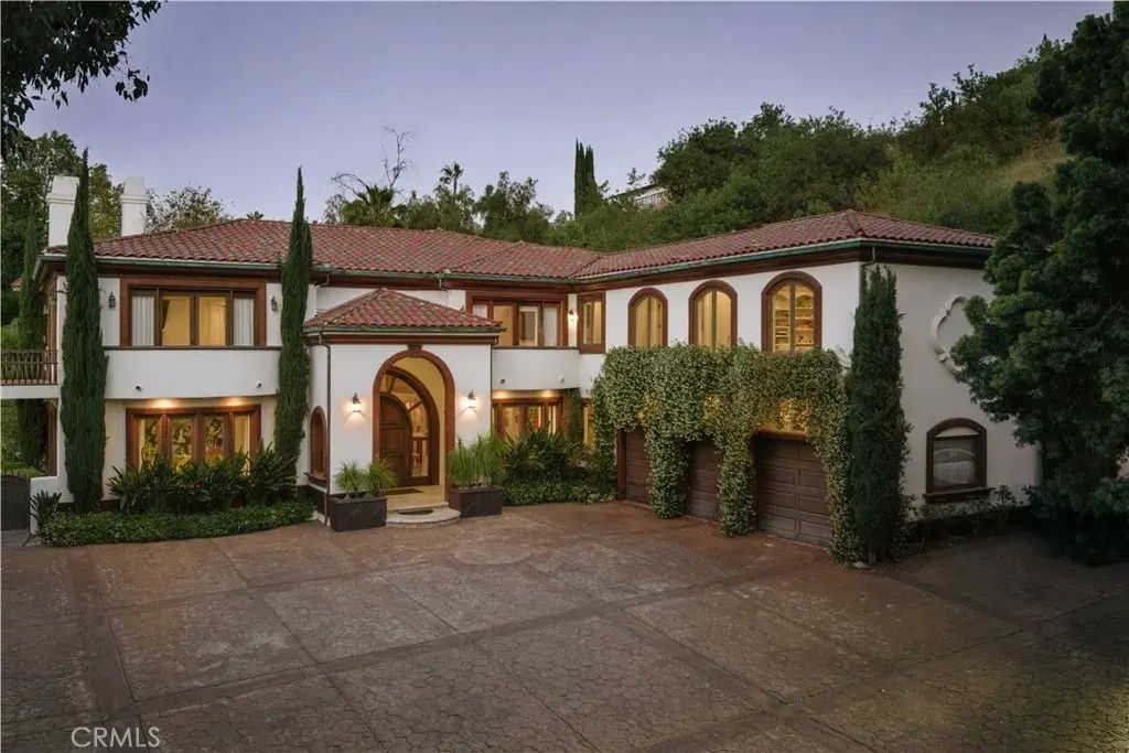 17984 Boris Drive, Encino