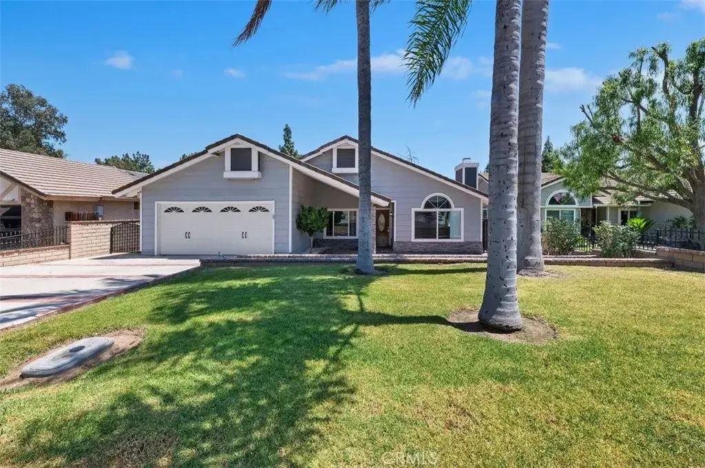 7296 Linares, Jurupa Valley