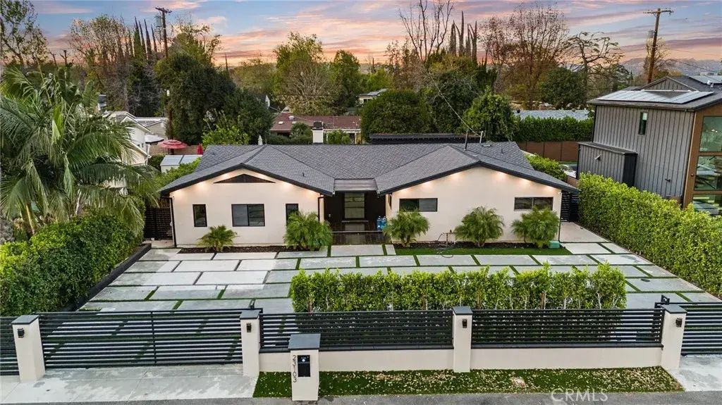 23103 Leonora, Woodland Hills