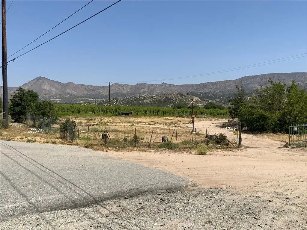 4747 Us Highway 138, Phelan