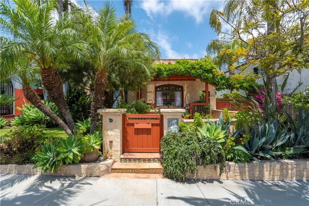 4231 E 8th, Long Beach
