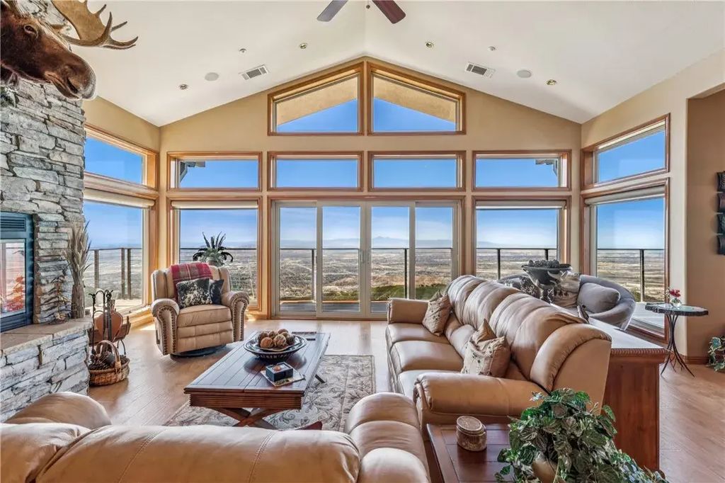 24143 Rockview, Crestline