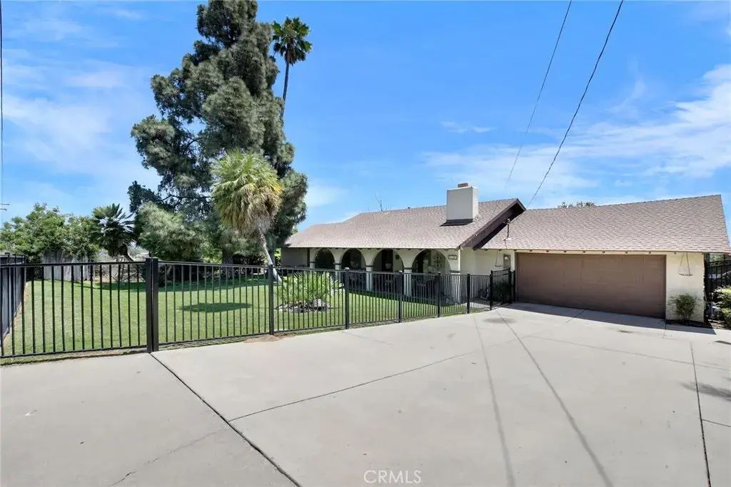 6198 Limonite, Jurupa Valley