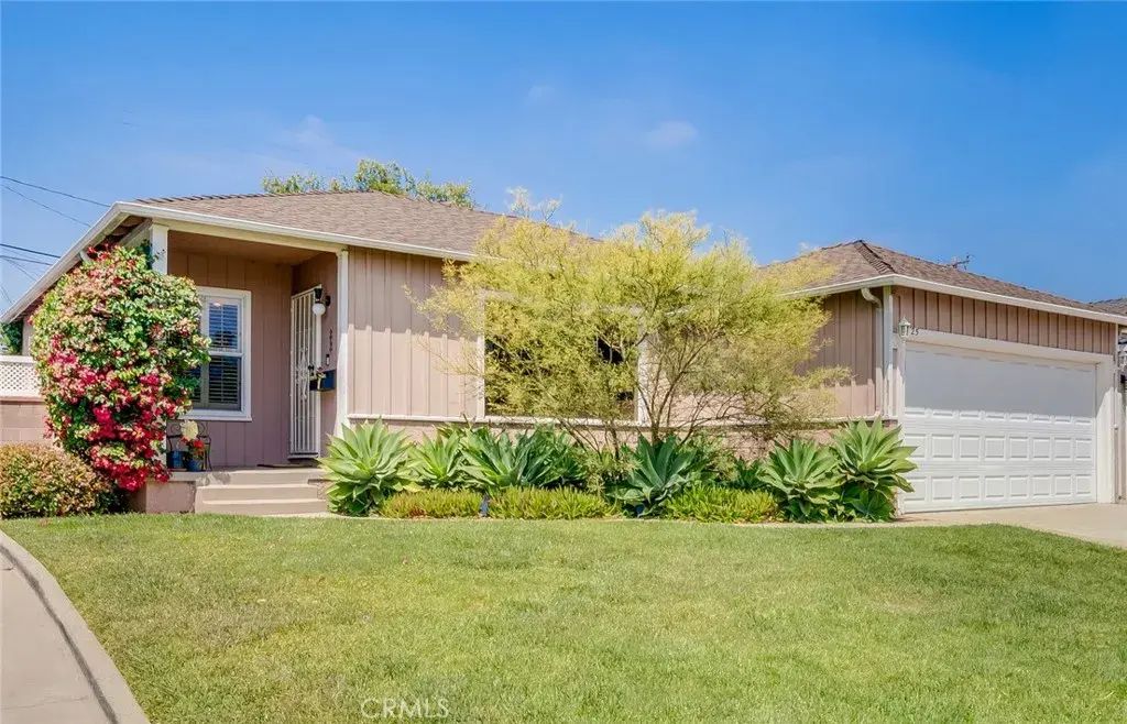 4725 Castana, Lakewood
