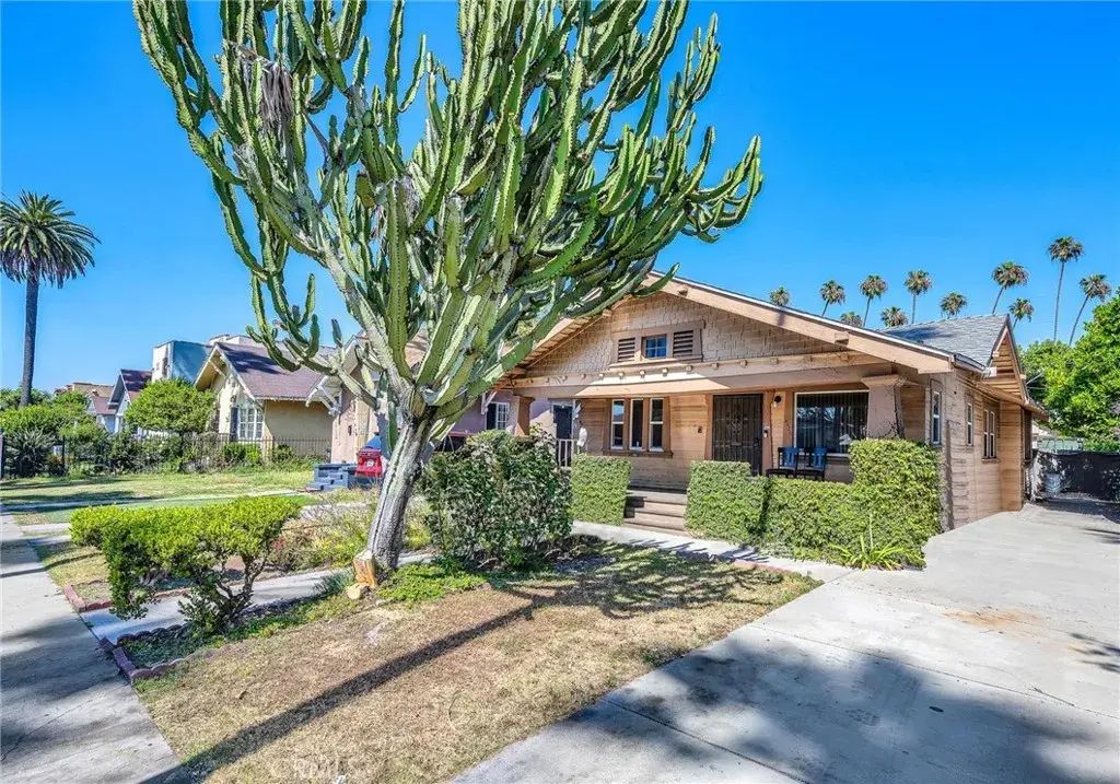 4620 S Van Ness Avenue, Los Angeles