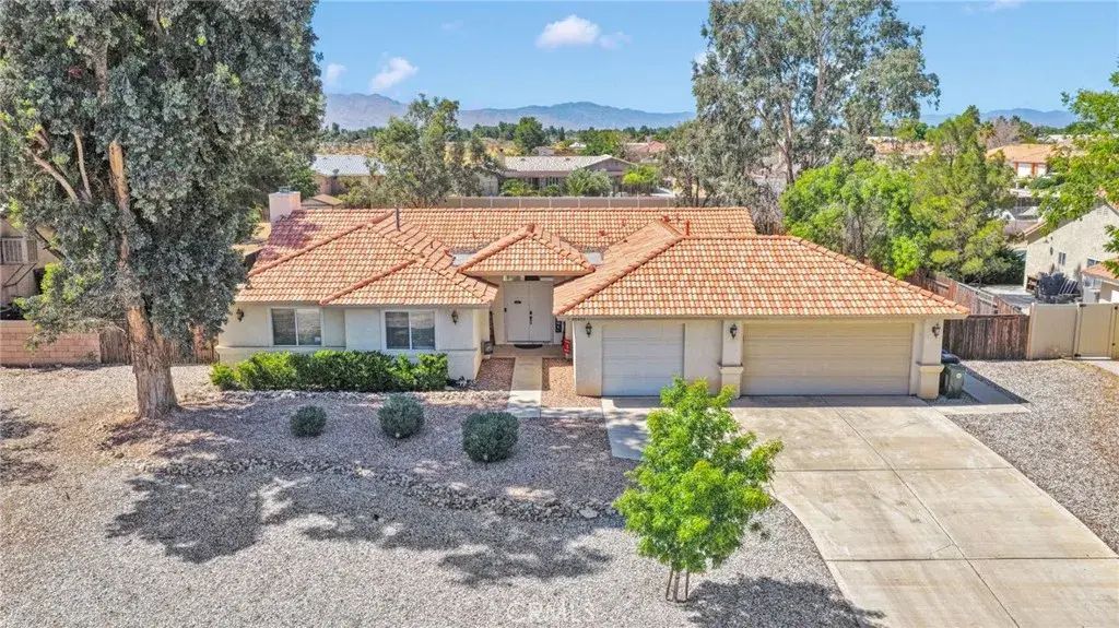 20403 Ochoa, Apple Valley
